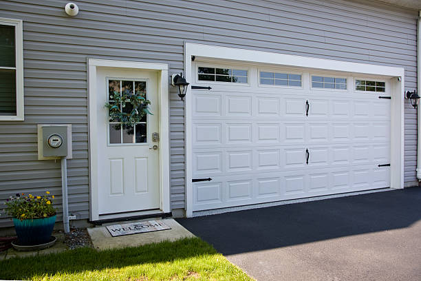 24/7 Emergency Garage Door Roller Replacement experts in Sheboygan, WI